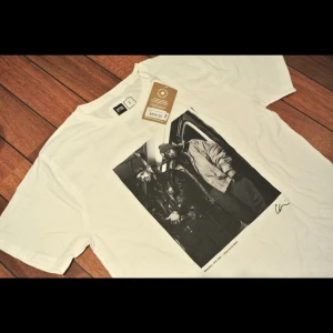 GANG STARR T-shirt - Helt ny och oanvänd med prislappen kvar. Hiphop gruppen Gang Starr som motiv. Köpt från Dedicated. 