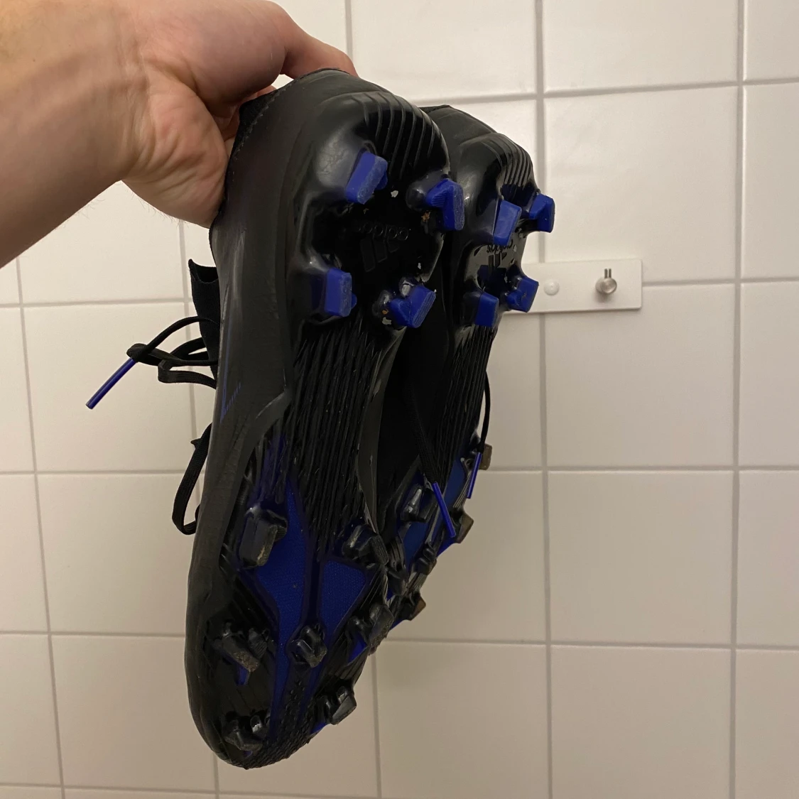 Adidas fotbollskor  - 90