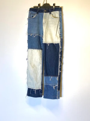 Lappjeans från Jaded London - Skitcoola lappjeans från jaded london i 30W. I bra shick, skriv för frågor!