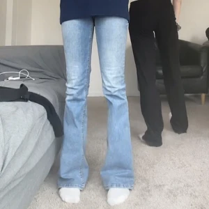 Zara jeans - Säljer dessa sjukt snygga jeans från zara💗