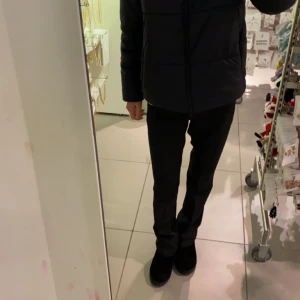 Kostymbyxor  - Kostymbyxor från bikbok i nyskick. Säljer då dem blivit för små 