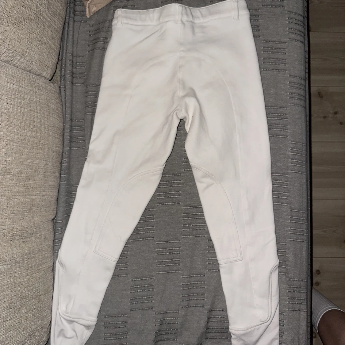 Vita ridbyxor  - 90