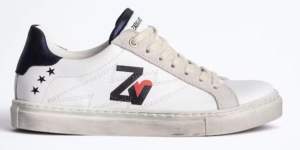 Säljer ett par Zadig & Voltaire sneakers vita i storlek 37, Childrens Wave sneakers. Använda ett fåtal gånger så i bra skick. Inköpta på Lucca i Stockholm. Nypris: 1600 kr