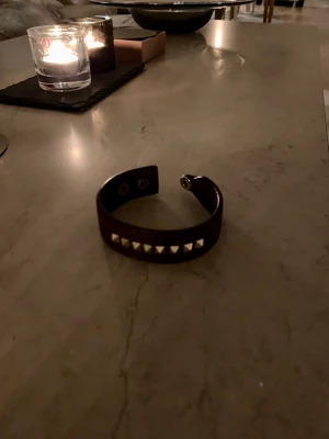 Armband - Säljer det här as coola  armbandet från edblad! Inga tydliga defekter alls!💗 köpt i somras! Finns ej längre i butik 