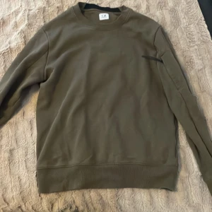 Sweatshirt cp-company - Bra skick, olivgrön sweatshirt 