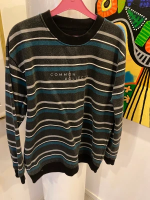 Snygg tröja - Skick: 5/10 Skit snygg tröja perfekt till våren eller sommaren.