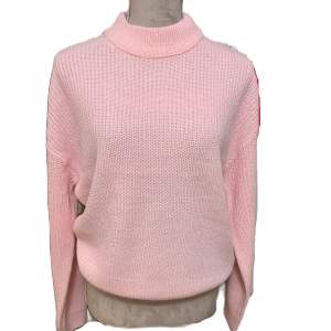 Ljus rosa stickad tröja. Aldrig använt då den är jätte liten på mig. Storleken är L men skulle säga att den passar xs då den är jätte liten i storlek. 