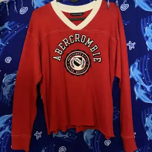 Vintage-inspirerad tröja från Abercrombie & Fitch! Använd endast några gånger, mycket bra skick. 