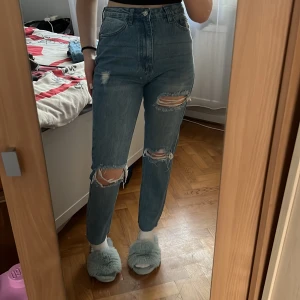 Nelly jeans - Använda bara 2 gånger. Jätte fina jeans som passar med allting 