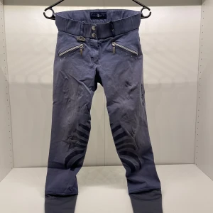 Ridbyxor från B2B - Ridbyxor från B2B inga hål eller skråmor🤍 strl 34  Elastiska  80kr