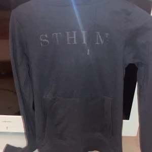 Säljer en hoodie  - Säljer en hoodie