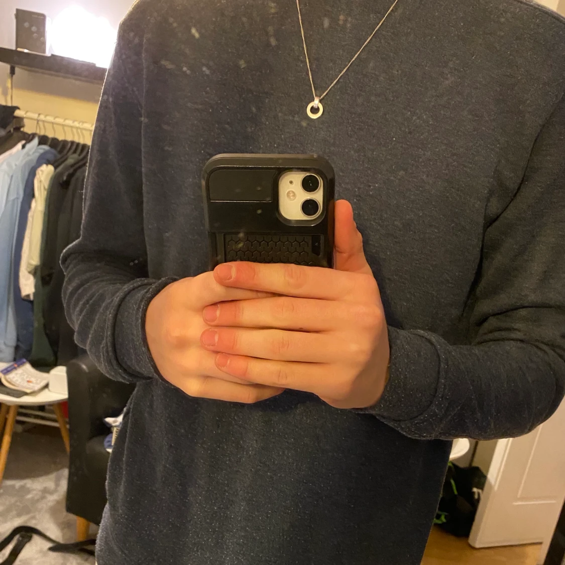 Grå/blå tröja i storlek S  - 90