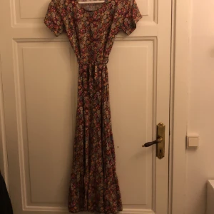 Klänning  - Jätte fin klänning till sommaren som är köpt här på plik.❤️