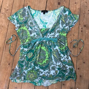 Topp - Supersöt topp från bikbok som är köpt under tidigt 2000-tal!