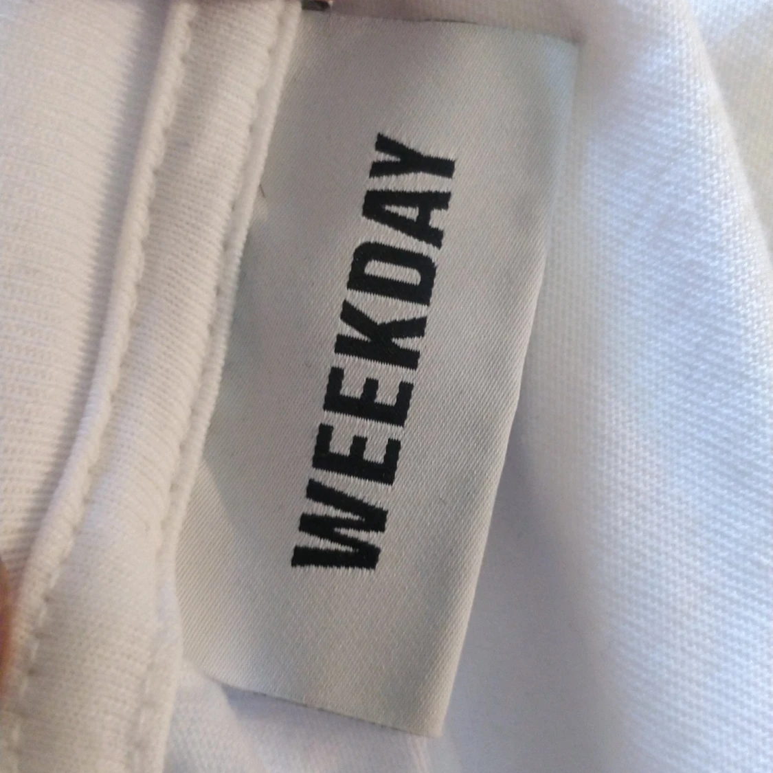 T-shirt från weekday - 90