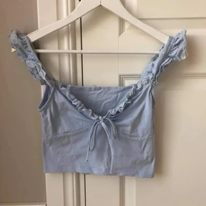 Topp storlek S - Topp från Nelly i väldigt fint skick. Storlek S, 50 kr + frakt 