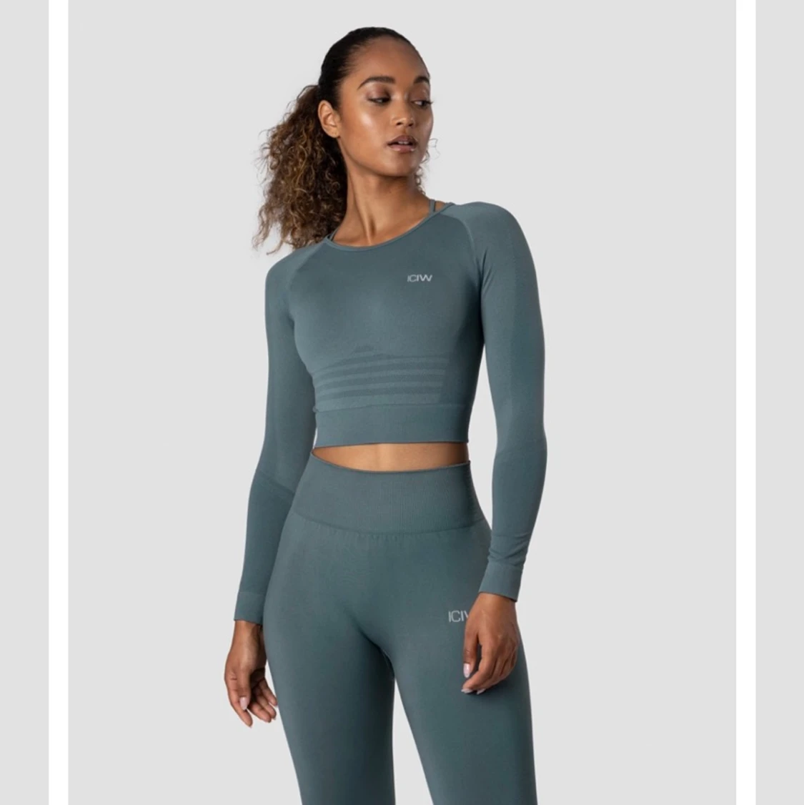 ICANIWILL Define Seamless LS Crop Top 