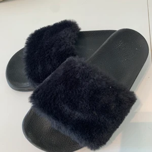 Tofflor  - Jätte fina tofflor i storlek 37 som e sköna