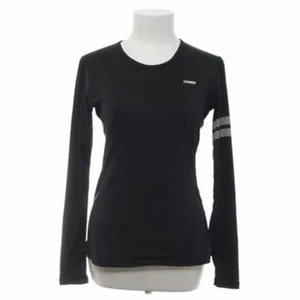 Stronger tröja - Stronger träningströja i storlek xs. Mörkgrå. Pris går att diskutera, köparen står för frakten🖤