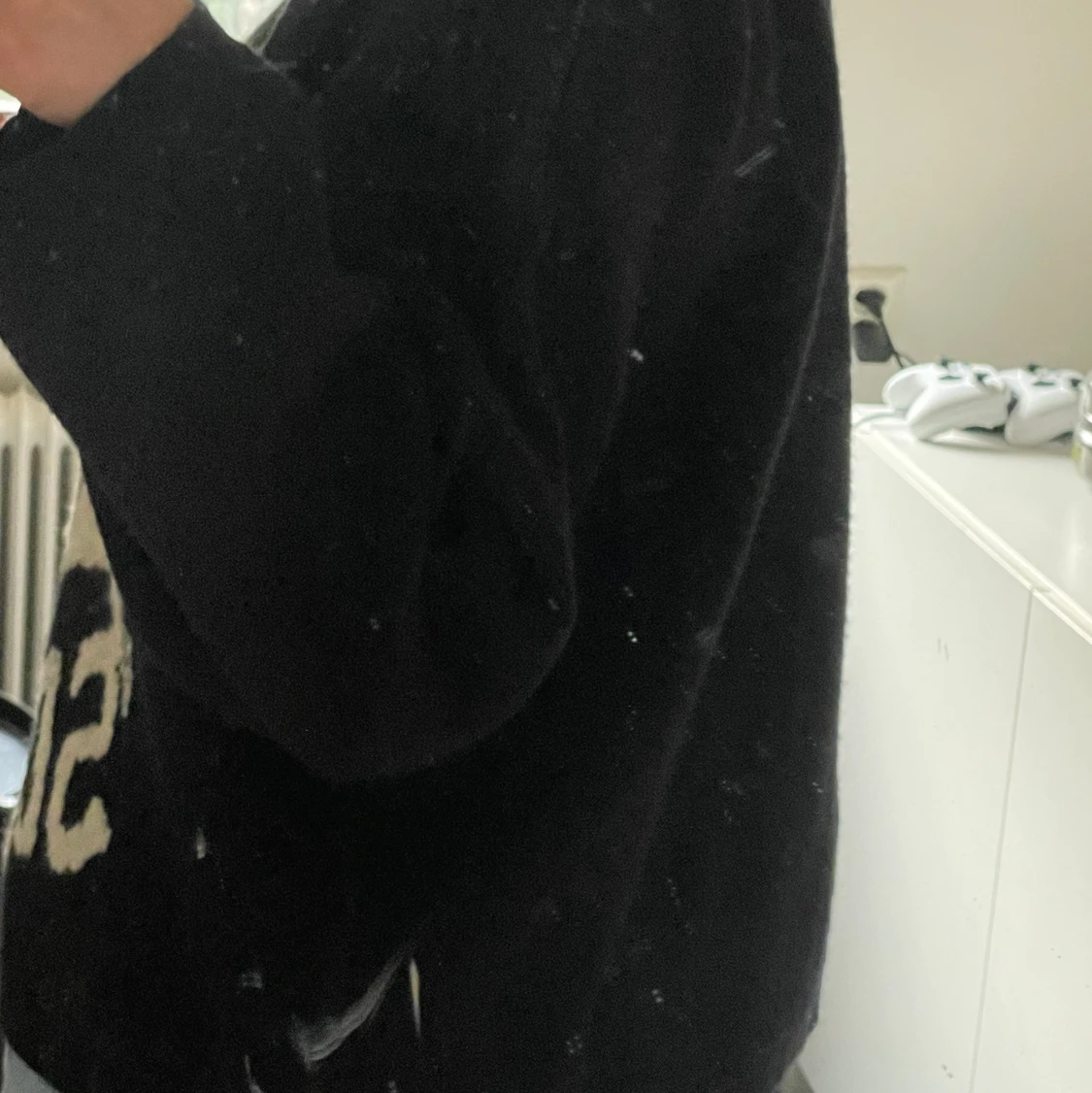  svart ulltröja med tryck - 90