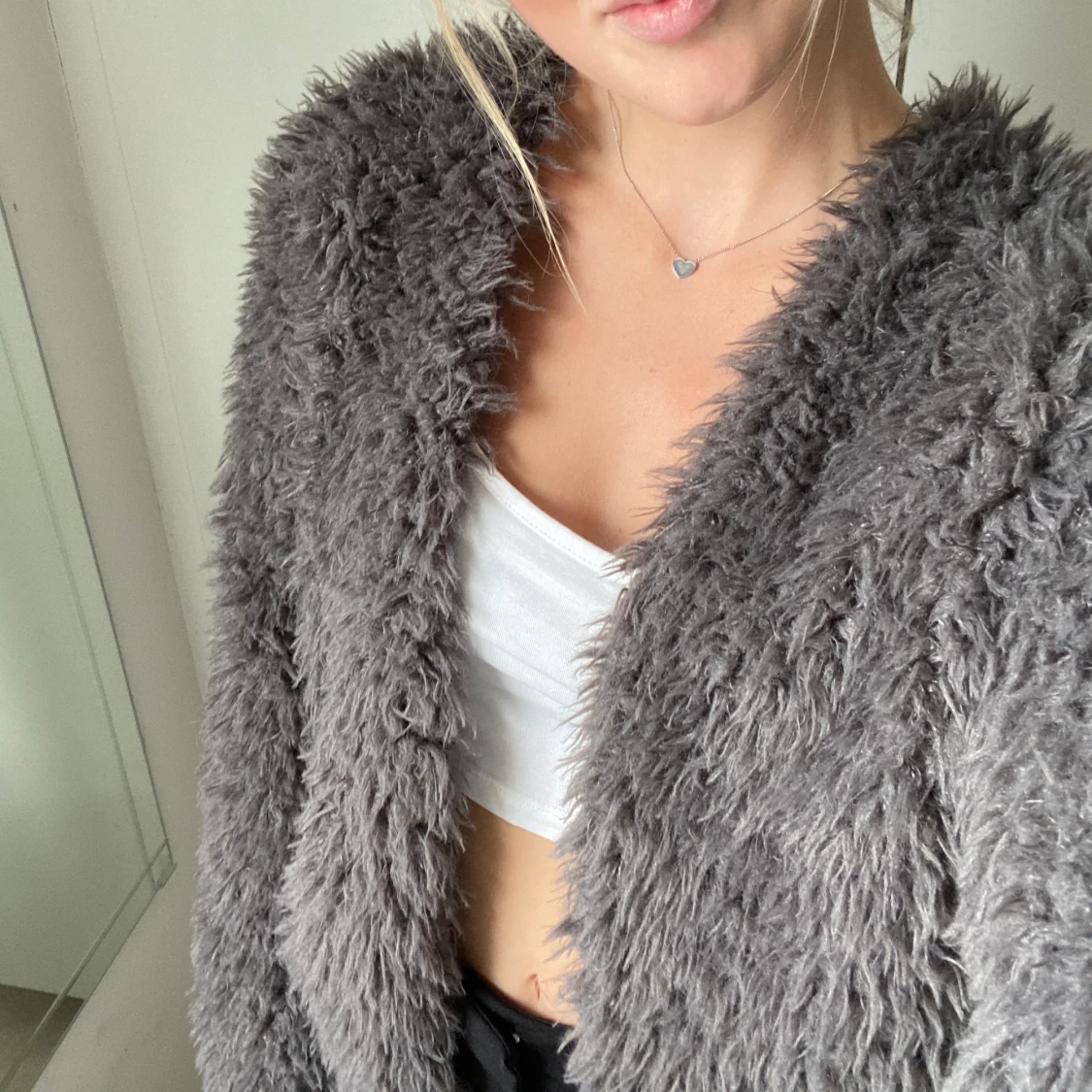 Mjuk mörkgrå jacka/ kofta 💐 - 90