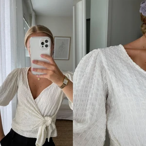 Topp från monki - Topp från Monki. Använd 1 gång. Strl S, säljes för 100