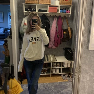 Tröja  - Superfin tröja från Svea i en krämvit färg 