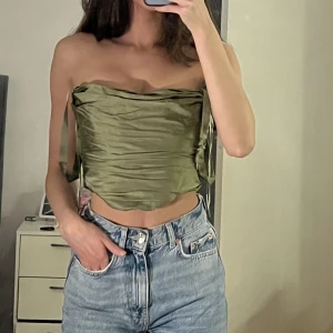 Grön topp - Grön topp från zara, aldrig använd