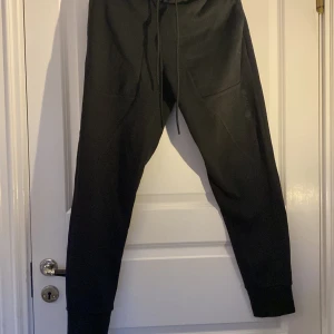 Sail racing mjukisbyxor  - Svarta sail racing mjukisbyxor i storleken XS