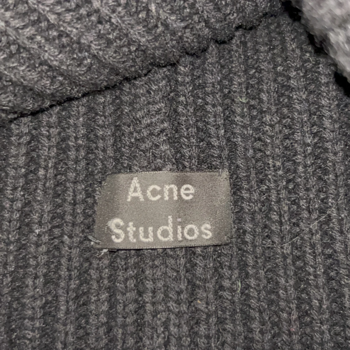Acne Mössa - 91