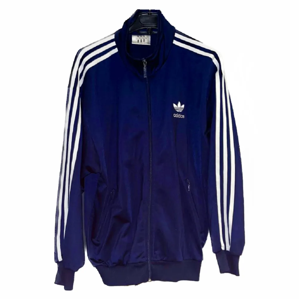 Retro adidas Size M. Hoodies.