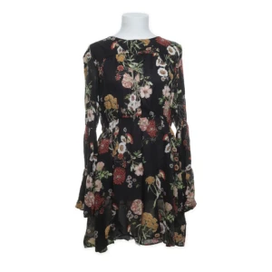 H&M klänning - Excellent condition. Size 38. 