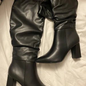 Snygga klackar - Skitsnygga klackar i storlek 38 🖤🖤