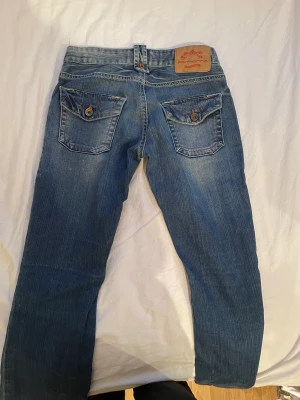 Lågmidjade jeans - Säljer dessa lågmidjade straight jeansen då dom är något små för mig!💞 dom finns kvar då köparen inte var seriös!