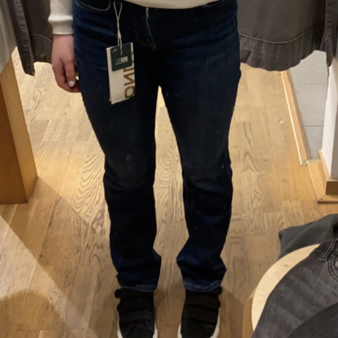 Mörkblå jeans