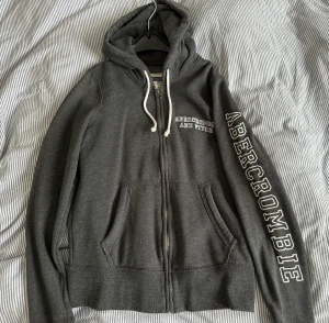 Abercrombie and fitch hopdie - Fåtal gånger använd! Mjukt och skönt material💞