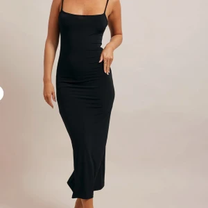 Klänning  - Från Chiquelle, ny med lapparna kvar. Slutsåld i XS på hemsidan💗 Sitter så fint på. !!Nypris är 499kr så kommer tyvärr inte gå ner i pris!!