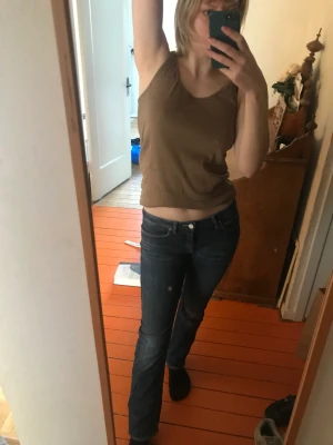 🎀 acne jeans 🎀 - söta acnejeans med superfin färg! jag har storlek 38 (inte jeans storlek) och de är ganska tighta på mig! passar bättre på mindre storlekar alltså 💓