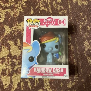 Funko pop! My little pony Rainbow Dash #04 - Funko pop! My little pony Rainbow Dash #04  Ovanlig och svår att hitta   Ny i original kartong aldrig öppnad 