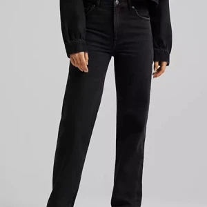 Midwais jeans från bershka - Säljer mina favorit jeans från bershka, då dem blivit för stora för mig. Väldigt rustikt material och sitter fint över benen. Pris kan diskuteras hör gärna av vid frågor🫶🏻