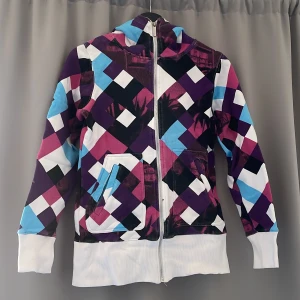 Tröja med luva - Pris kan diskuteras vid snabb affär! 