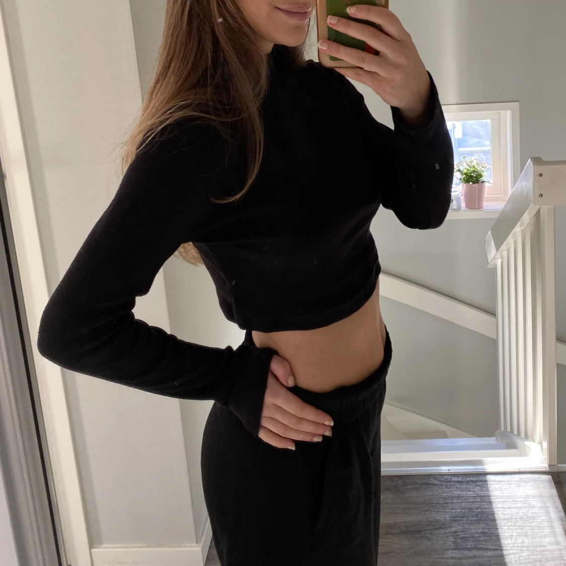 Finstickad croptop med polokrage