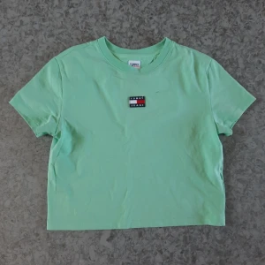 Tommy jeans t-shirt stl S - Tommy jeans t-shirt stl S. Fint skick.