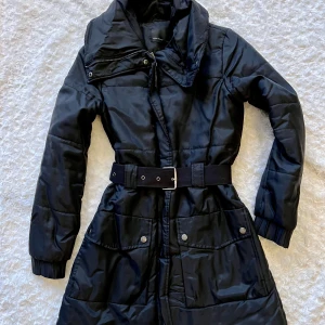 Jacka - Vinter jacka🌸 Knappt använd 👍🏼 Från ett husdjur/rökfritt hem😃