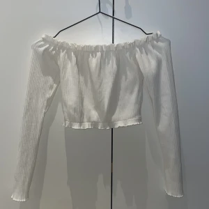 Off shoulder topp  - Off shoulder topp från Nelly i Stl: XS