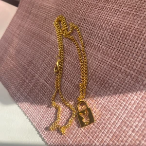 Playboy halsband - 250kr plus 15 kr frakt, spårbart 29kr