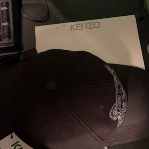 Kenzo keps - Ny keps med kvitto och tagen! 