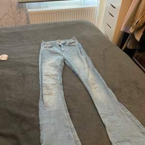 Vanliga jeans med mycket stretch 