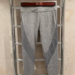 Jätte fina träningstights - Endast testade träningstights  Säljs då dom inte passade mig och vill slippa returnera så hoppas dom passar nån annan bättre💞