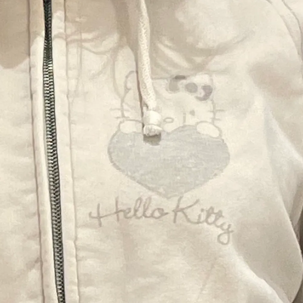 Super fin Hello Kitty Zip up.  Från Humana.  Skriv om ni har några frågor!🐱. Hoodies.